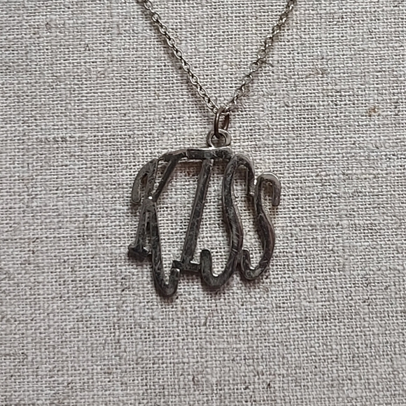 Silver Tone Necklace with KISS 💋 Pendant - Picture 3 of 4